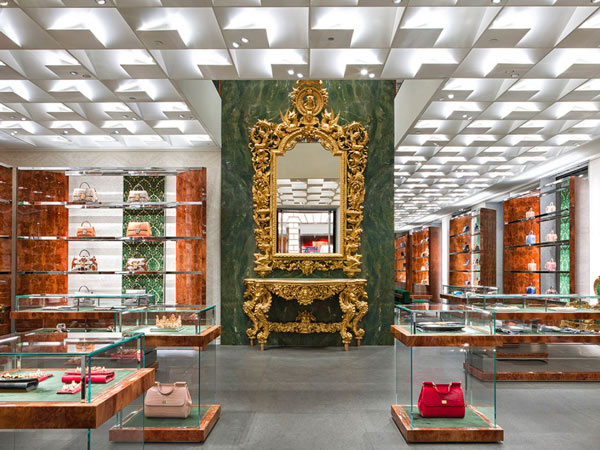 design negozio Dolce Gabbana milano