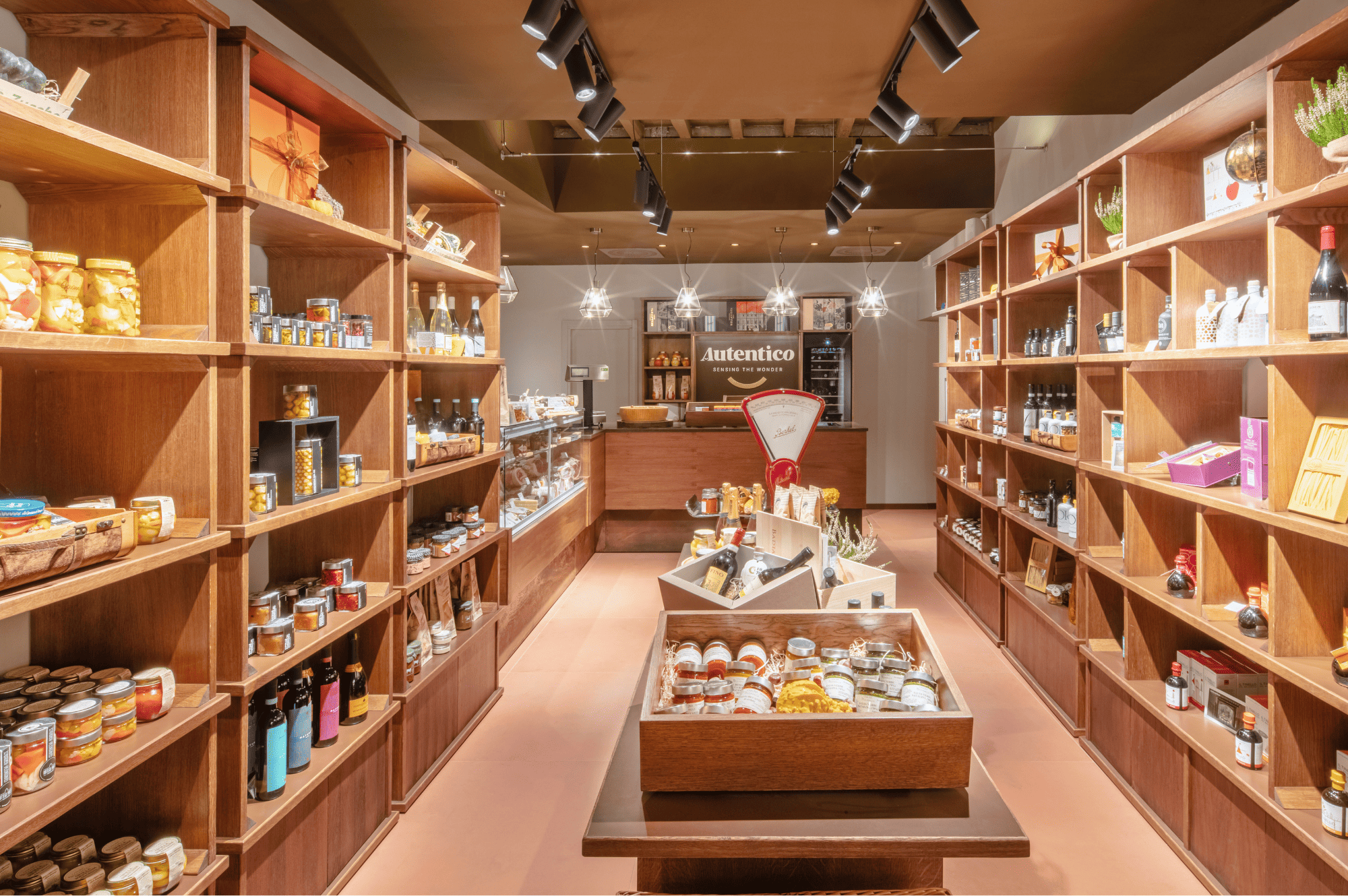 Allestimento Nuovo Negozio Enogastronomia Gourmet a Milano Progetto PiùStore