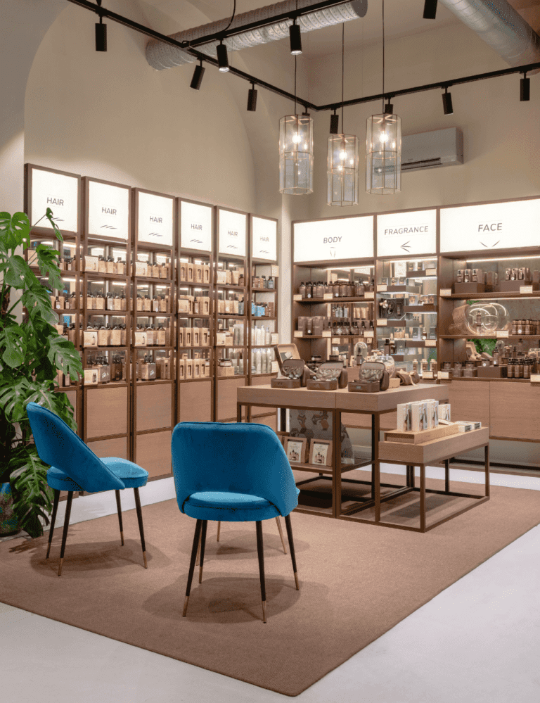 Arredamento Salone Parrucchiere Sostenibile a Milano Progetto PiùStore