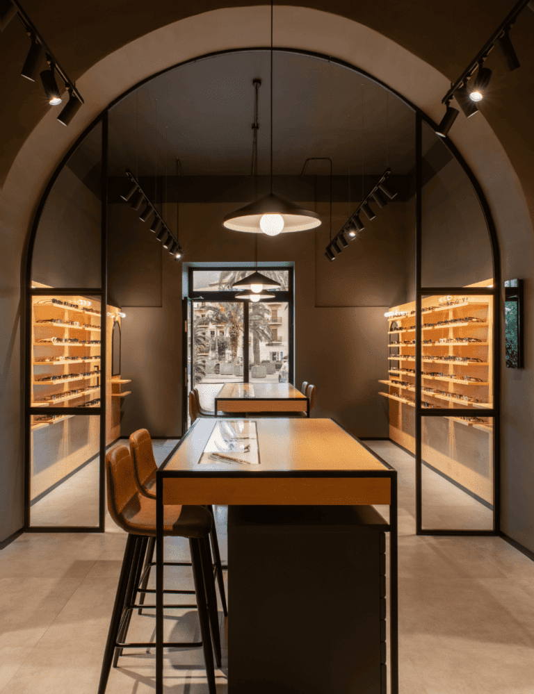 Design Moderno Negozio di Ottica Centro Storico Progetto PiùStore
