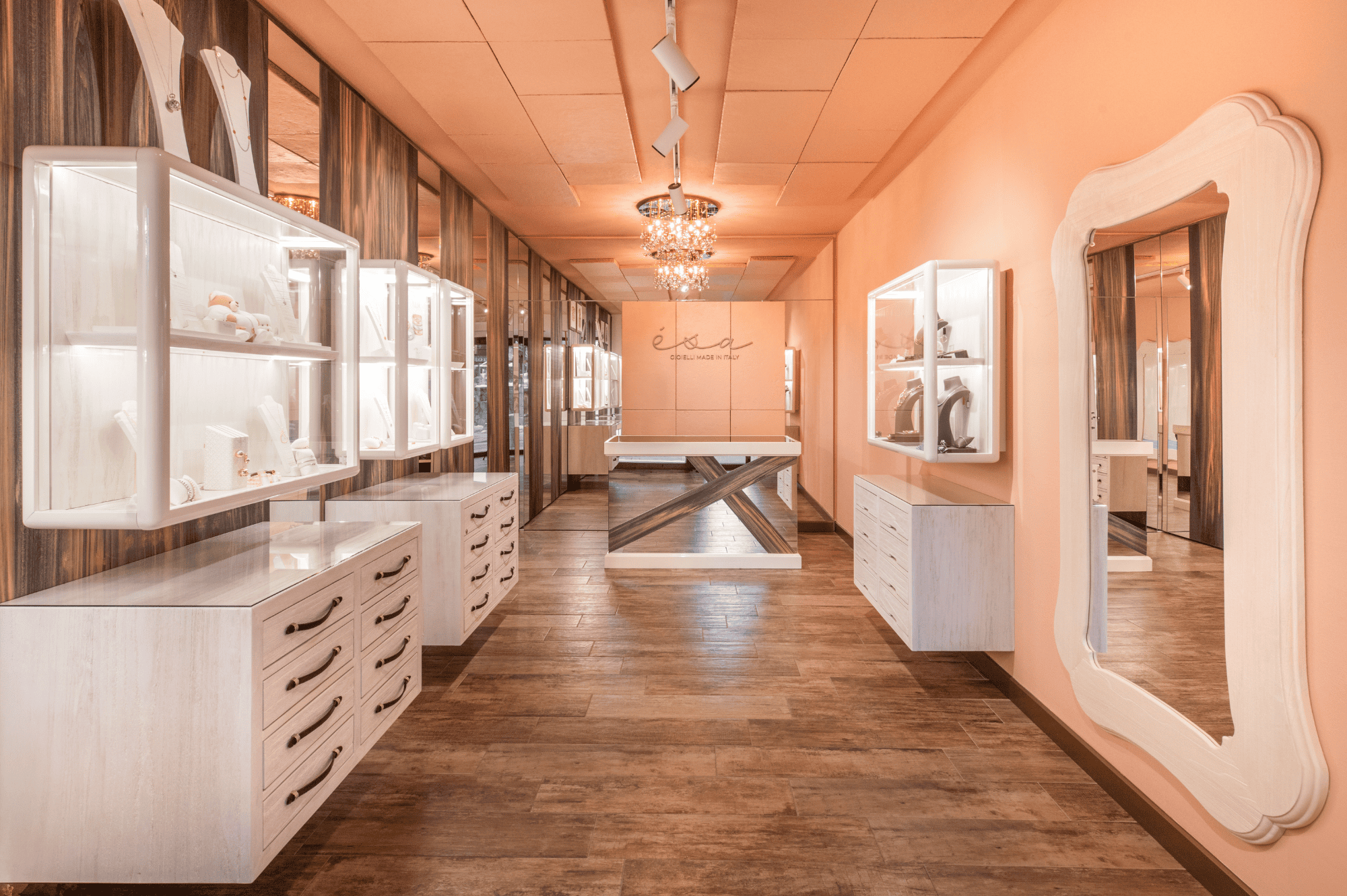 Restyling Allestimento e Vetrina Negozio di Gioielli Progetto PiùStore