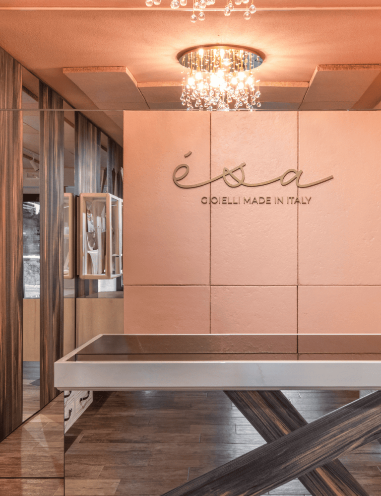 Restyling Allestimento e Vetrina Negozio di Gioielli Progetto PiùStore