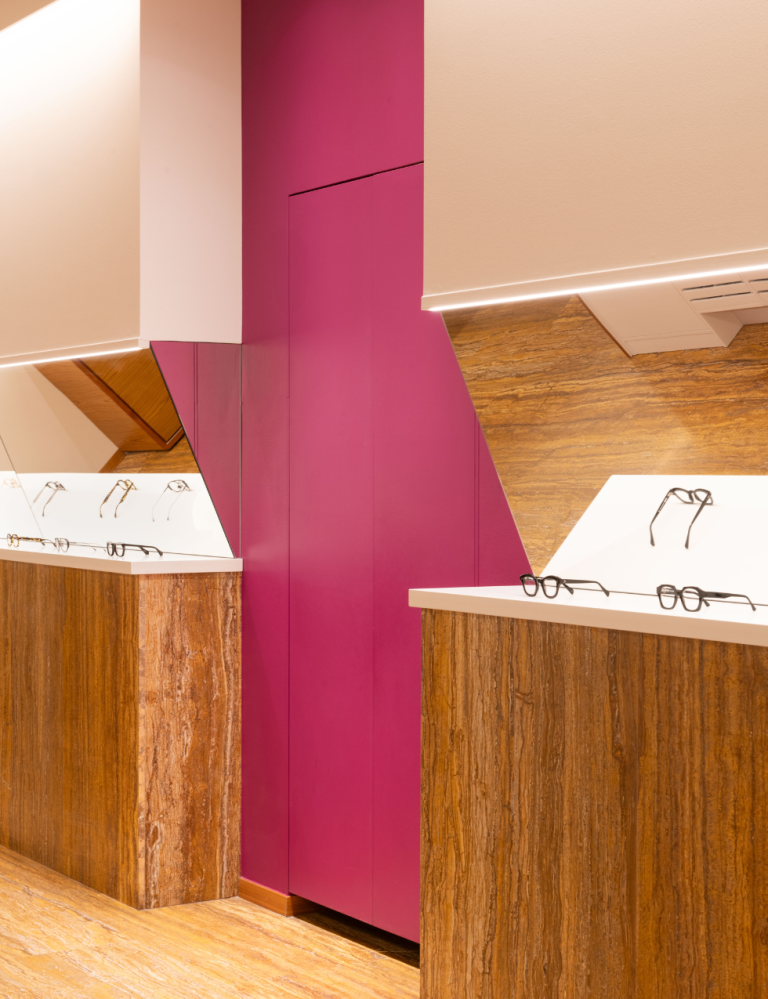 Restyling Sostenibile Negozio di Ottica Progetto PiùStore